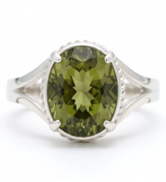 ELEGENT SILVER RING WITH STONE