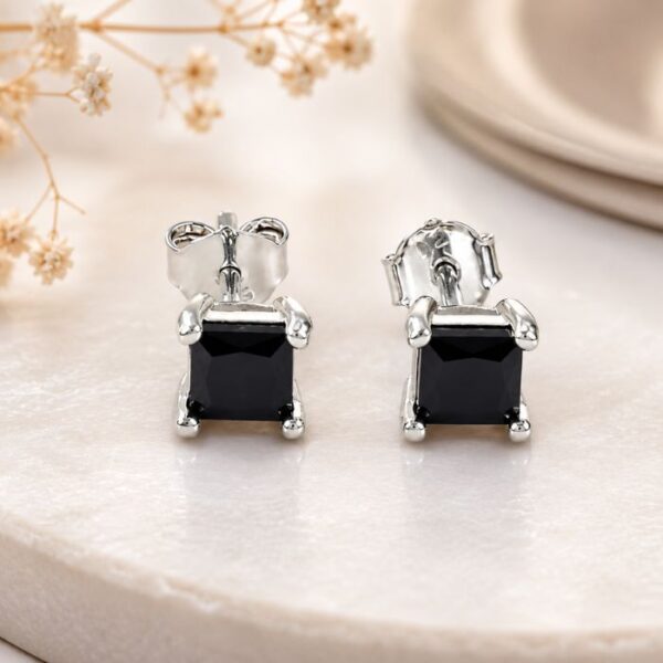 BLACK EARRING (5)