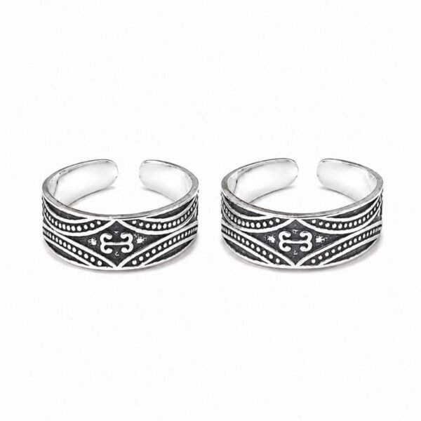 925 Sterling Silver Oxidised Toe Rings for Women with Traditional Design